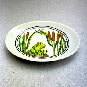 ⭐️ Eresco 1975 Vintage oval pedestal Frog soap dish trinket dish
